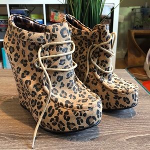Betsey Johnson Ryaan ankle boots/booties 7.5 New